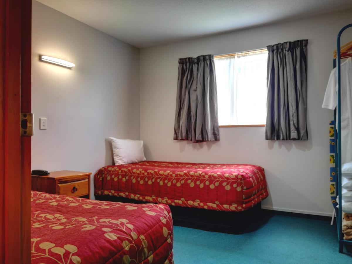 Asure Ambassador Motor Lodge Oamaru Esterno foto