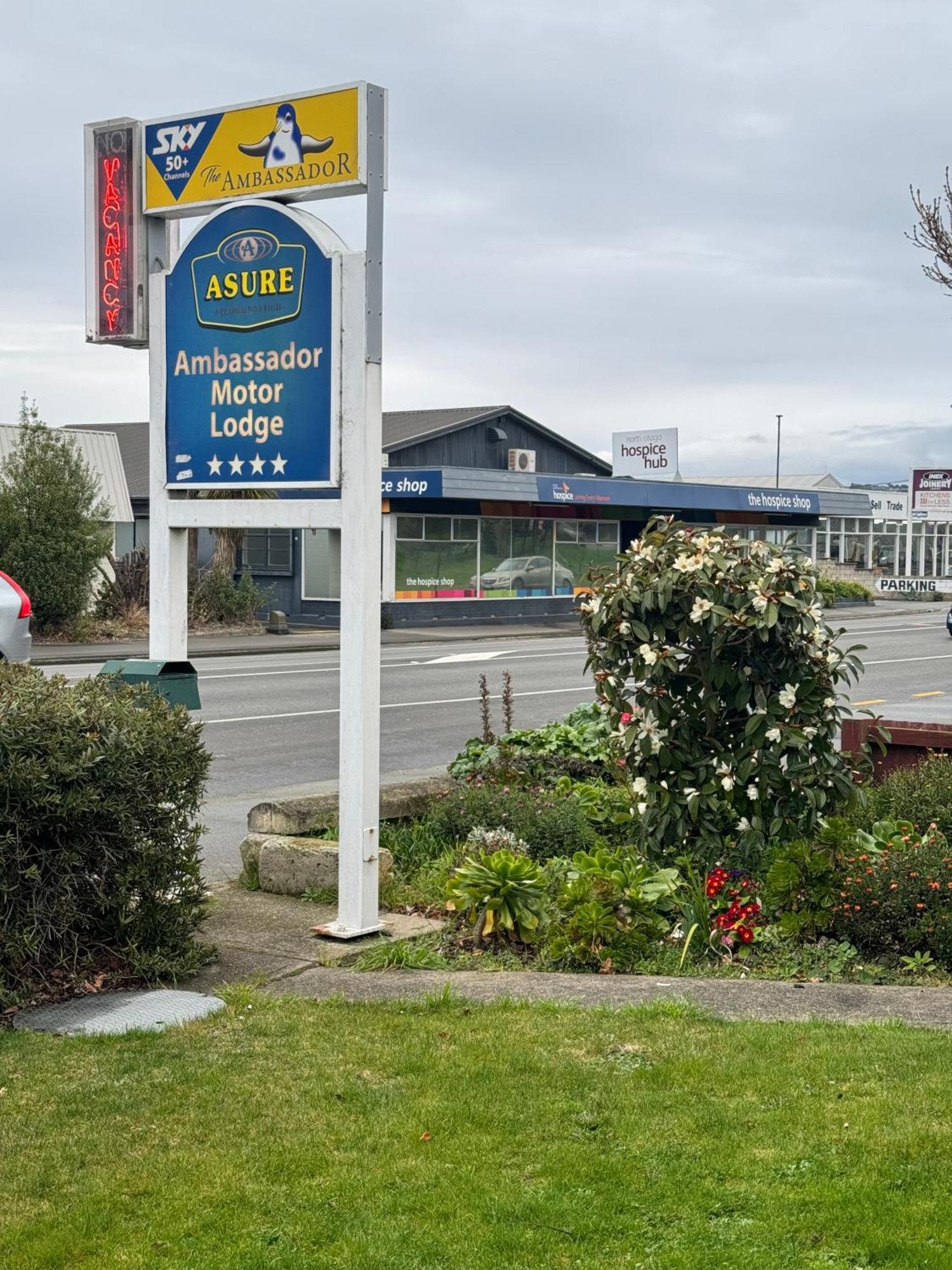 Asure Ambassador Motor Lodge Oamaru Esterno foto